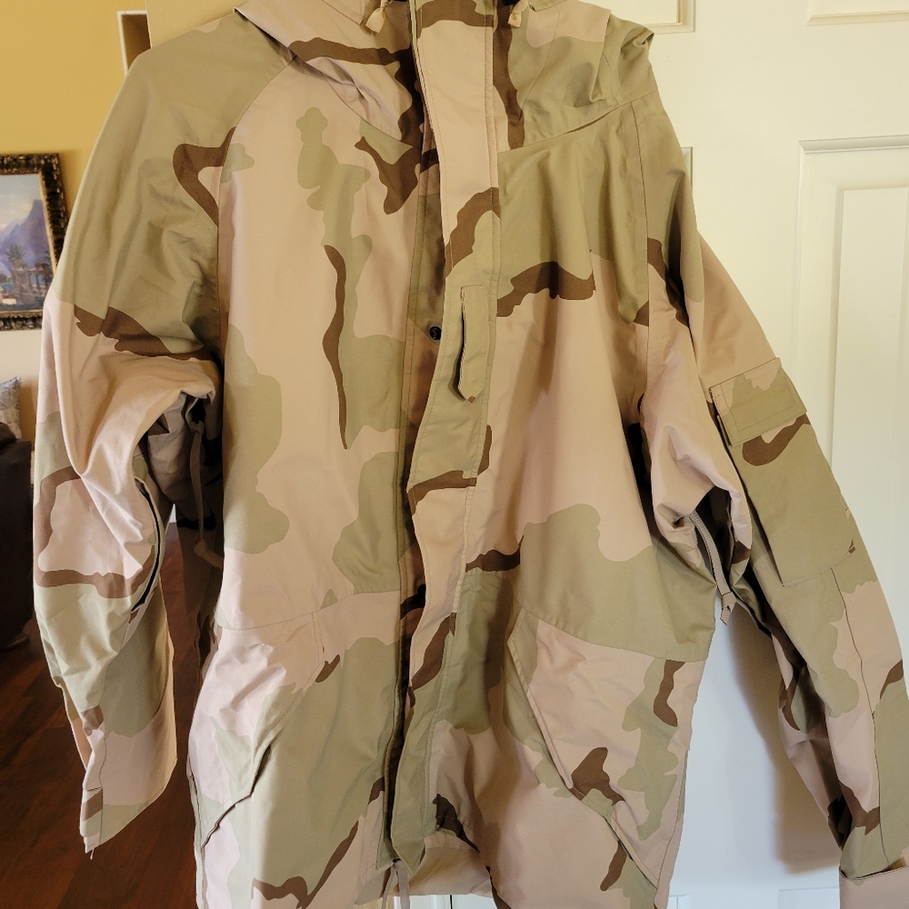 Military jacket - Picture 2 of 3